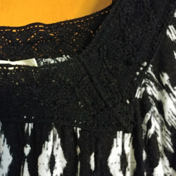 It's a Faded Glory ladies top size size small - Picture 5 of 5